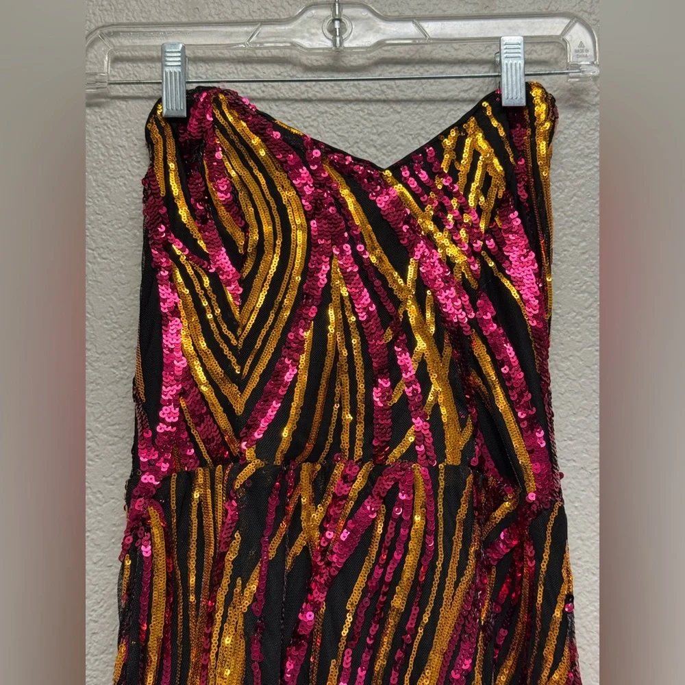 Bella Barnett Sequin Strapless Dress in Fuchsia, Gold and Black size M - Picture 3 of 15